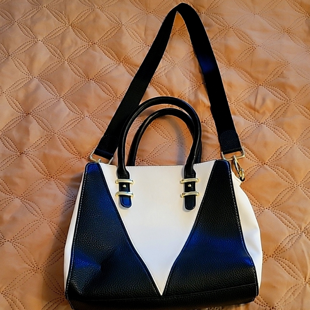 Steve Madden Black & White Purse